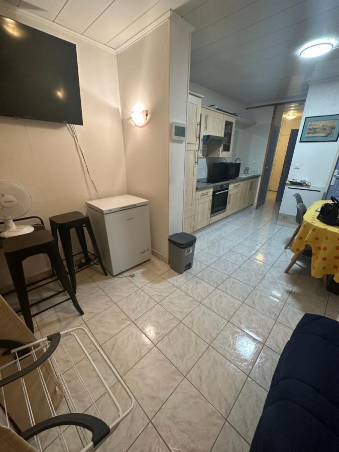 A La Semaine Ou Au Jour / Location Studio Meuble 30M² ลาซิโอตาต์ ภายนอก รูปภาพ